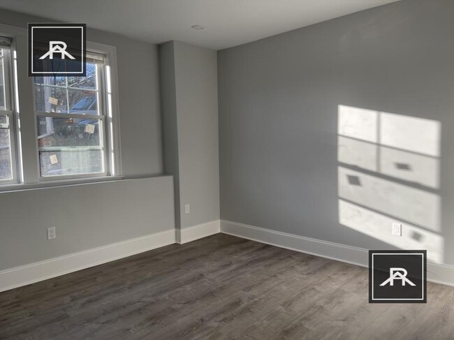 Foto del edificio - 4 bedroom in Brighton MA 02135