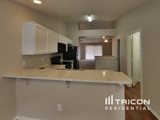 Foto del edificio - 8517 W Lewis Ave
