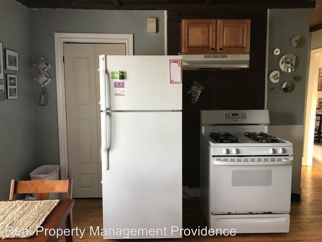 Building Photo - 2 br, 1 bath Apartment - 69 Langdon St.
