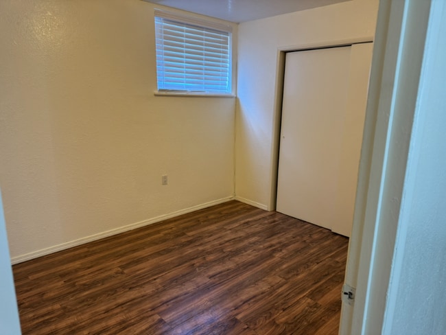 Foto del edificio - 311 1/2 W Cypress Ave
