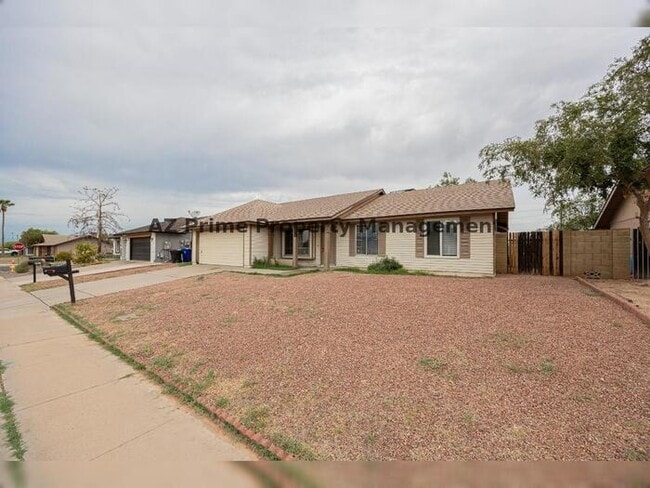Building Photo - 2422 E Calypso Ave