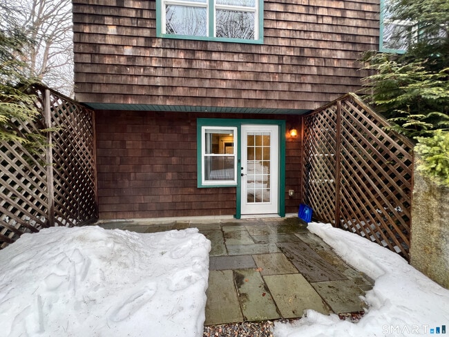 Building Photo - 133 Boston Post Rd