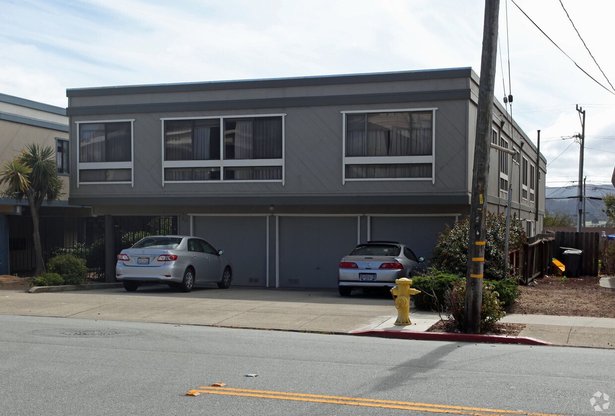 Primary Photo - 649 Grand Ave