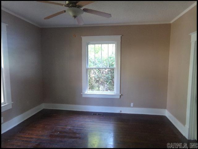 Foto del edificio - 324 N Cedar St