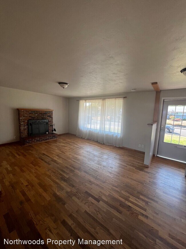 Building Photo - 3 br, 1.5 bath House - 2677 Summer Lane