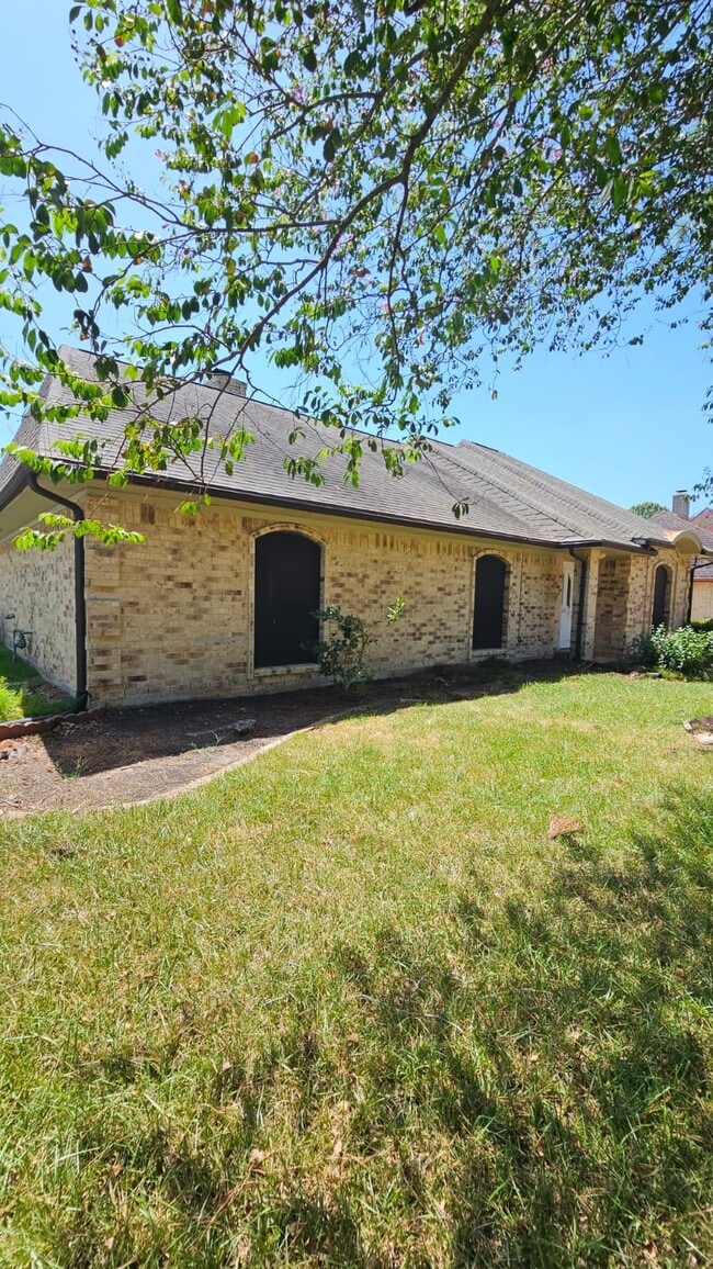 Building Photo - 14819 Knightsway Dr