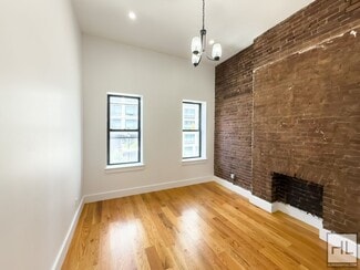 Building Photo - VANDERBILT AVENUE / Renovated 1-Bedroom in...