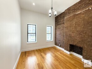 Building Photo - VANDERBILT AVENUE / Renovated 1-Bedroom in...