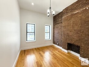 Building Photo - VANDERBILT AVENUE / Renovated 1-Bedroom in...