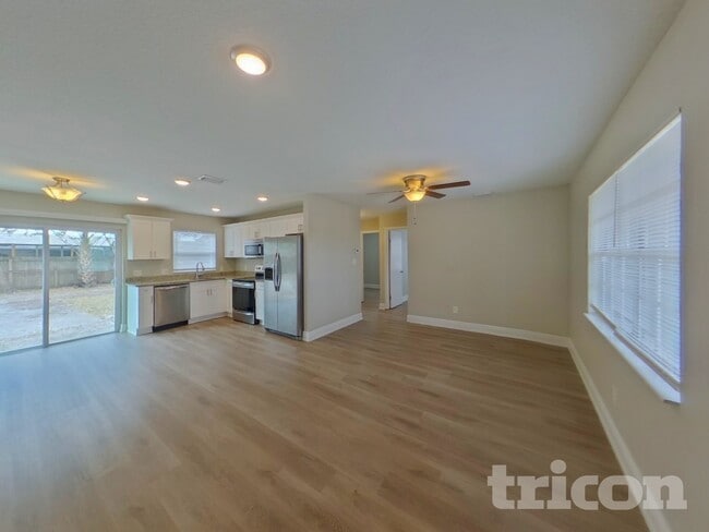 Foto del edificio - 3528 Libby Loop