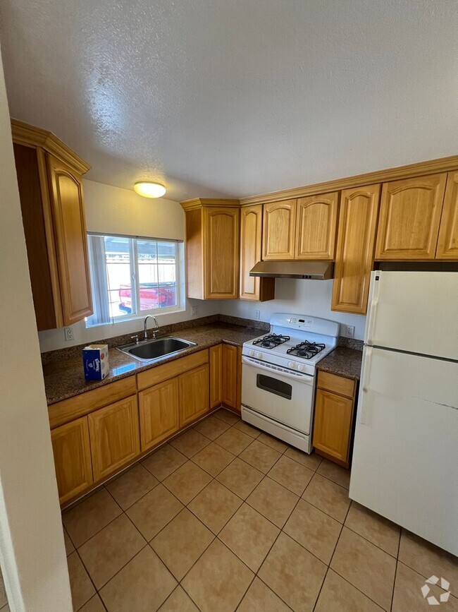Building Photo - 962-968 Di Giulio Ave