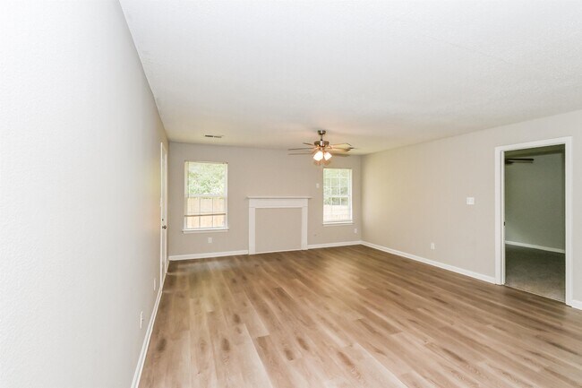 Building Photo - 4606 Northwood Hills Dr