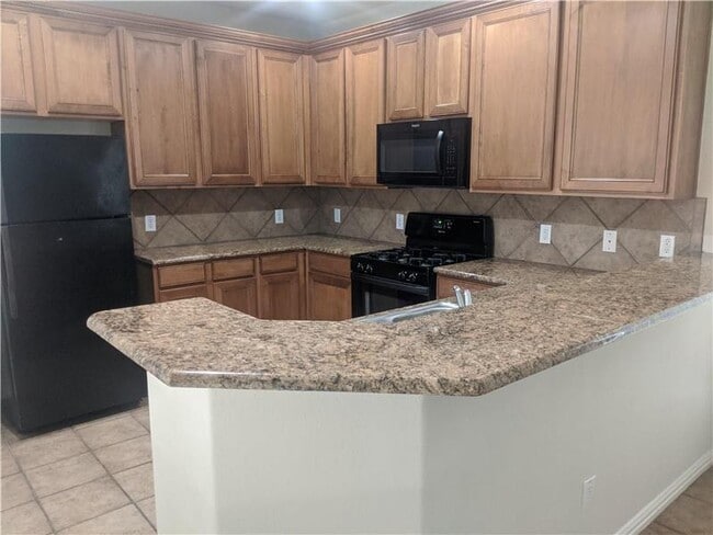 Building Photo - 8808 Paradise Dr