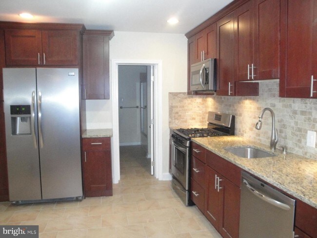 Foto del edificio - 1320 Ellsworth St