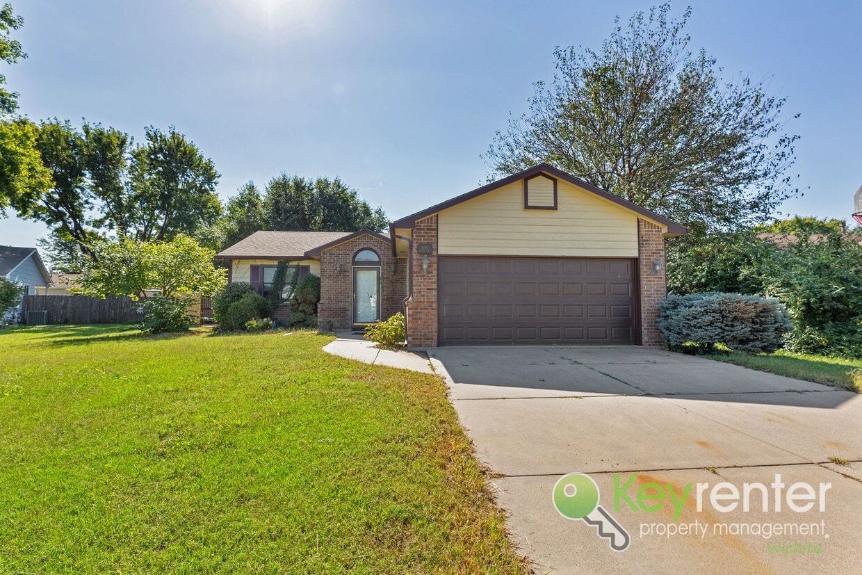 Foto principal - 3 Bedroom 2 Bathroom Family Ready Home