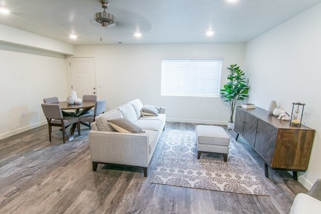 Building Photo - 14904 S Tumble Rock Way