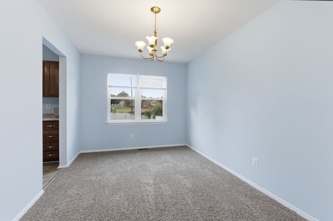 Building Photo - Beautiful 6 BR/3 BA Single-Family Home in Largo!