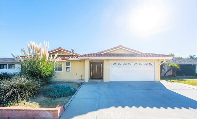 Primary Photo - 10372 Maikai Dr