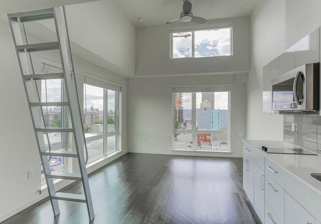 Building Photo - The Stax