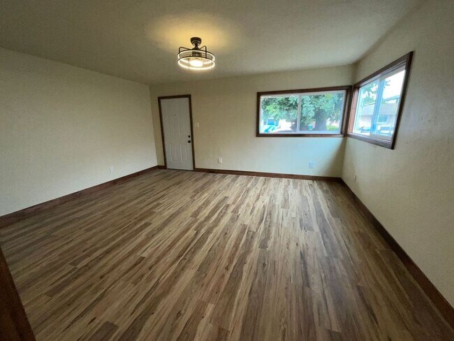 Foto del edificio - 567 Encinitas Ave