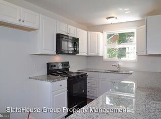 Building Photo - 3 br, 1 bath House - 303 Willow Rd EGWST