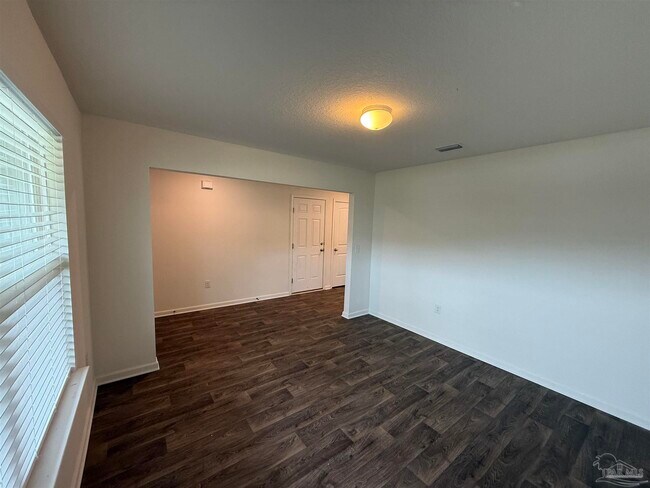 Foto del edificio - 6422 Jerry Lynn Ln