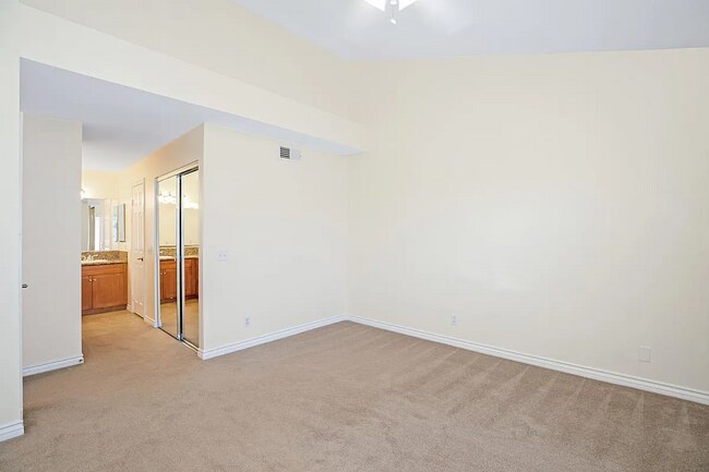 Foto del edificio - Unit 28E