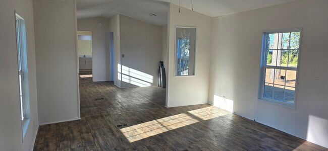 Foto del edificio - 101 Hudson Ln