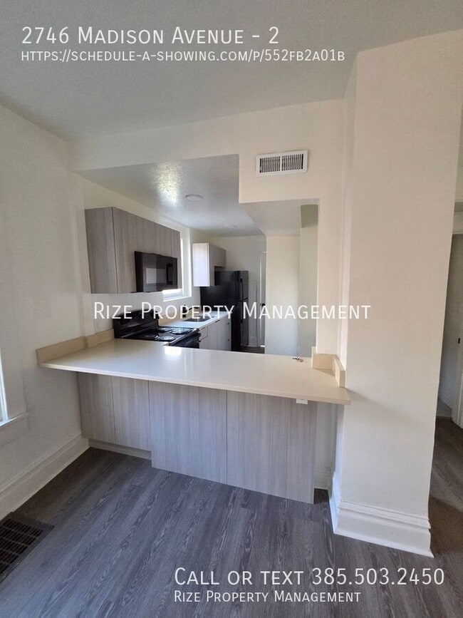 Foto del edificio - 2746 S Madison Ave