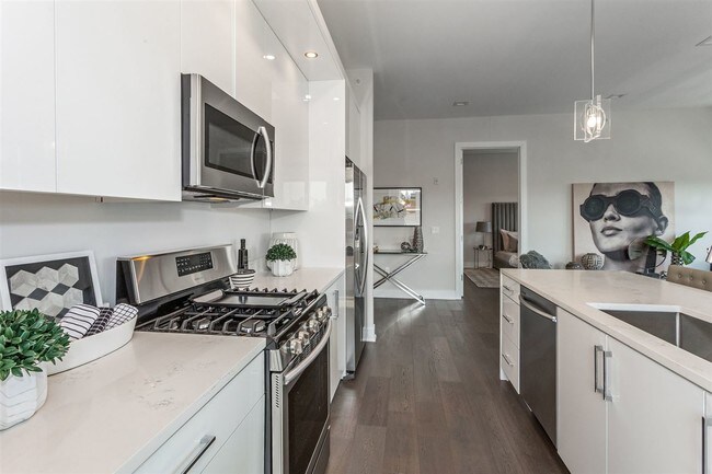 Building Photo - 119 Peter St