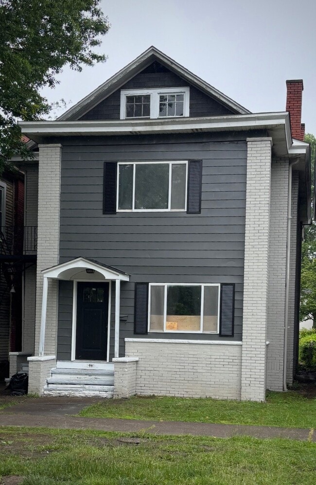 Building Photo - 419 8th Ave