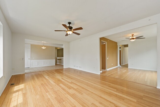 Building Photo - 14052 Redmond Dr