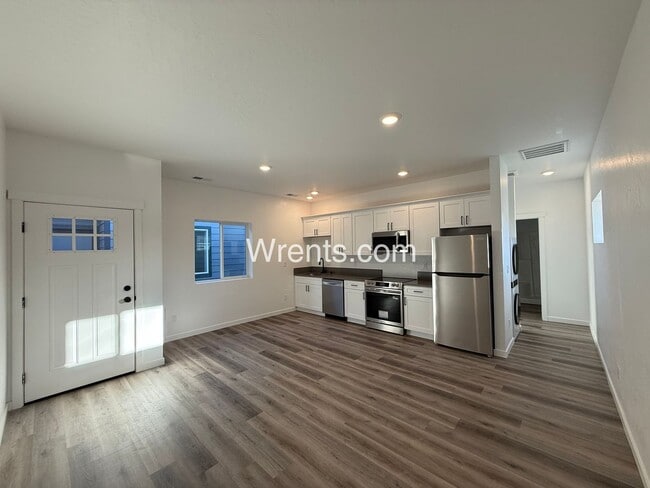 Foto del edificio - 3710-3712 E Liberty