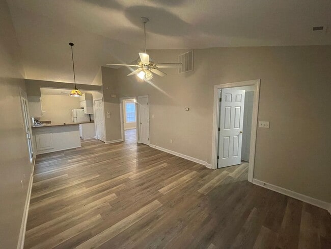 Foto del edificio - 2416 Winding Creek Dr SW