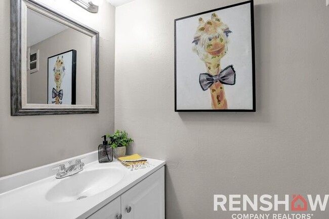 Building Photo - Rhodes Townhomes - Two Story 2 Bedrooms / ...
