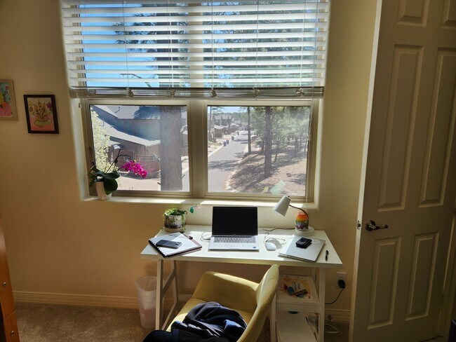 Building Photo - Beautiful home in Presidio