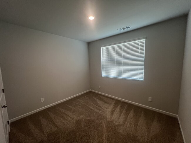 Photo - 110 Hartmann Crossing Dr House