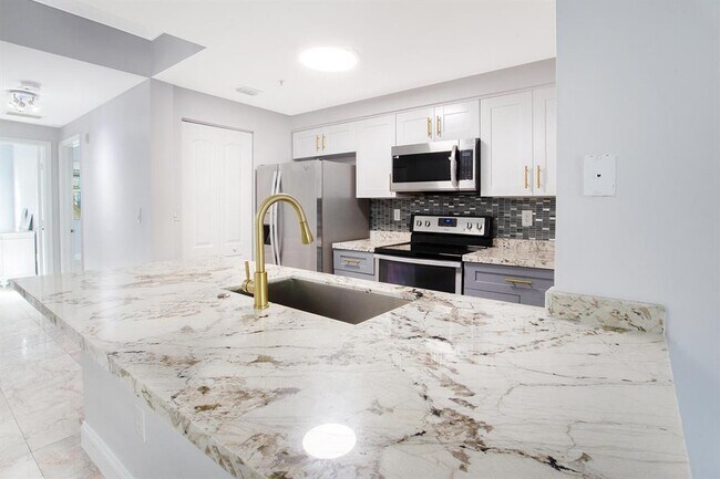 Foto del edificio - 5860 W Sample Rd