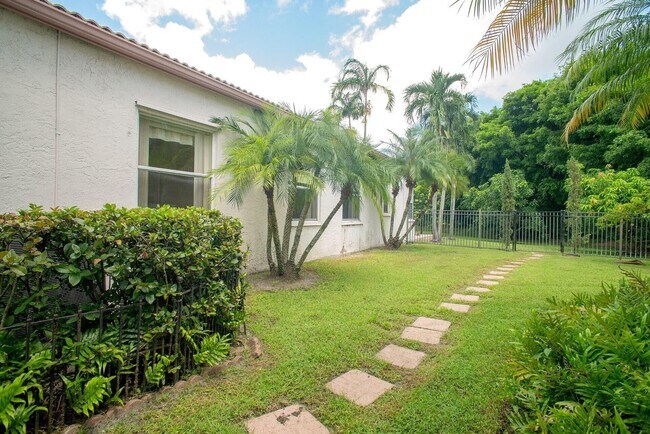 Photo - 7479 Ridgefield Ln House