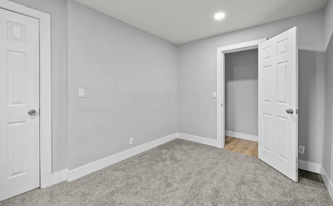 Foto del edificio - 528 Bassett Ave