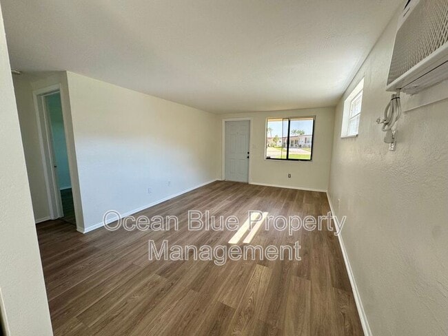 Foto del edificio - 10157 106th Ave N
