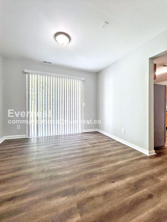 Building Photo - 5731 Laborde Ave