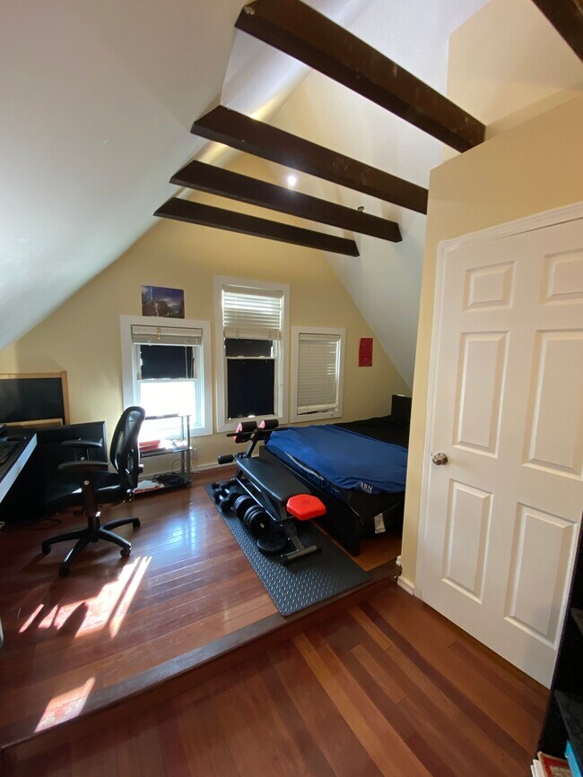 Foto del edificio - 381 Highland Ave