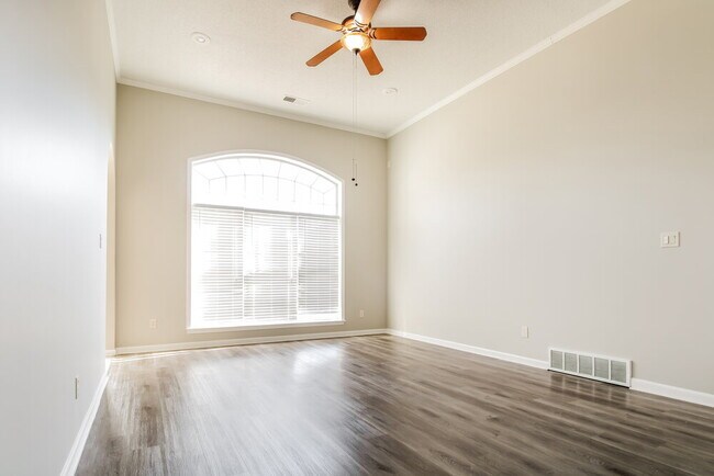 Foto del edificio - 1694 Farkleberry Dr