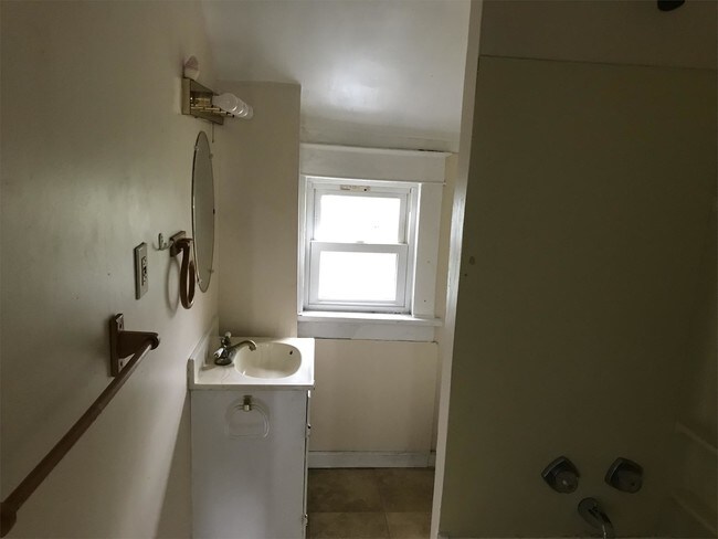 Building Photo - 544 29th St