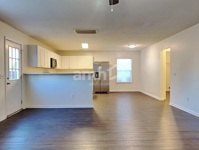 Foto del edificio - 223 Eagle Ridge Rd