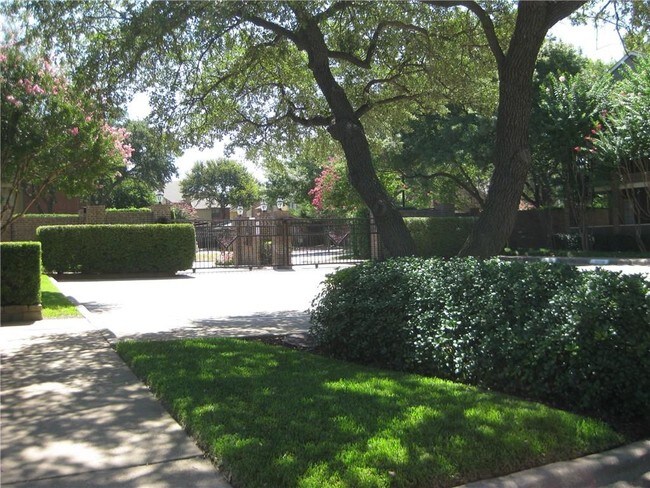 Foto del edificio - 5859 Frankford Rd