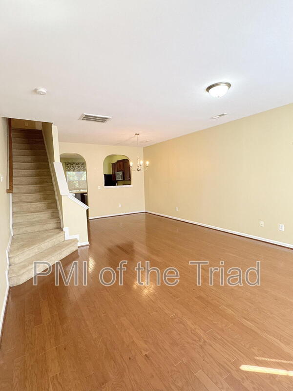 Foto del edificio - 5549 Farm House Trail