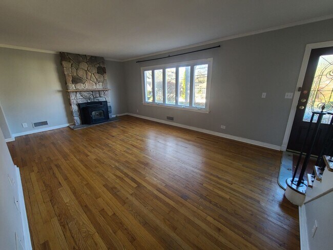 Foto del edificio - Cozy 4 Bedroom Cape