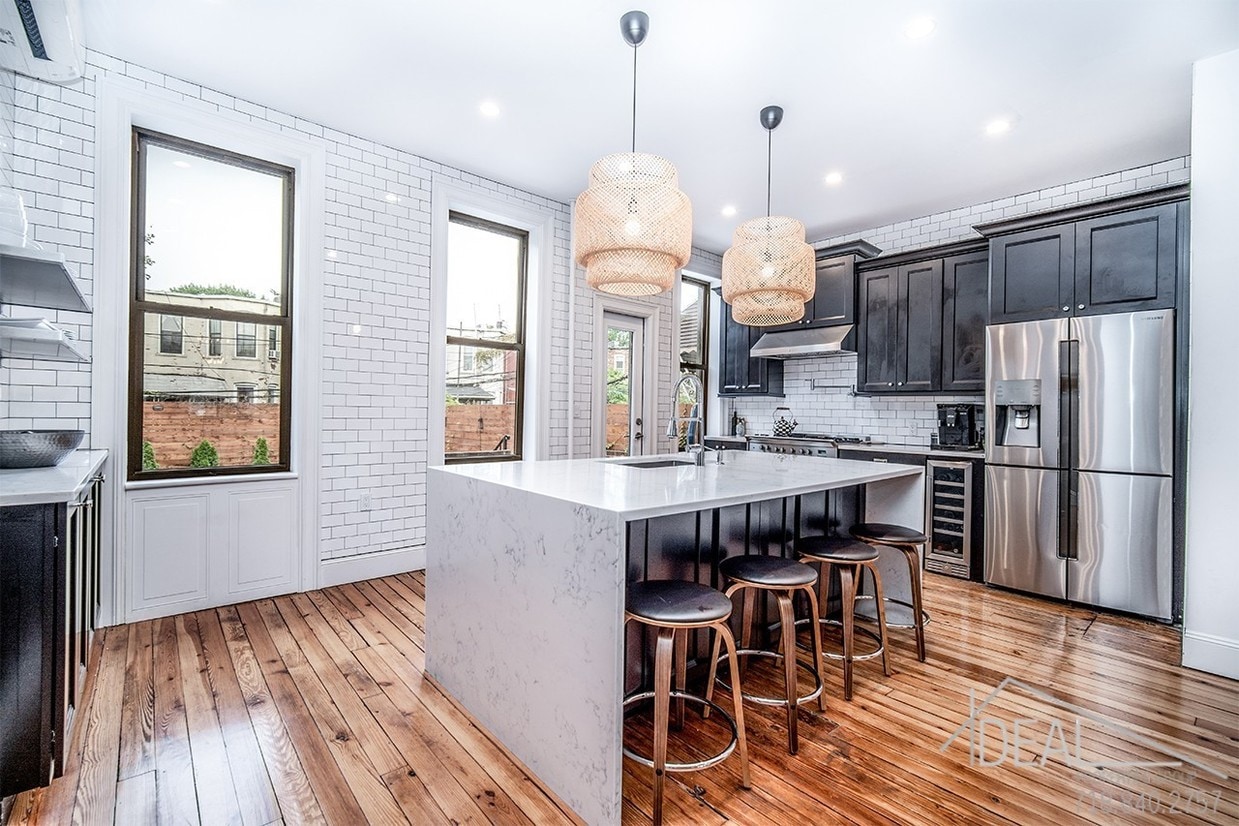 Primary Photo - 190 Brooklyn Avenue #1R